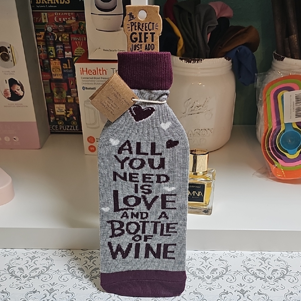 Gray and Purple Wine Bottle Cover